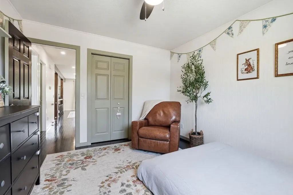 4804 19 Avenue NW Calgary AB T3B 0S7