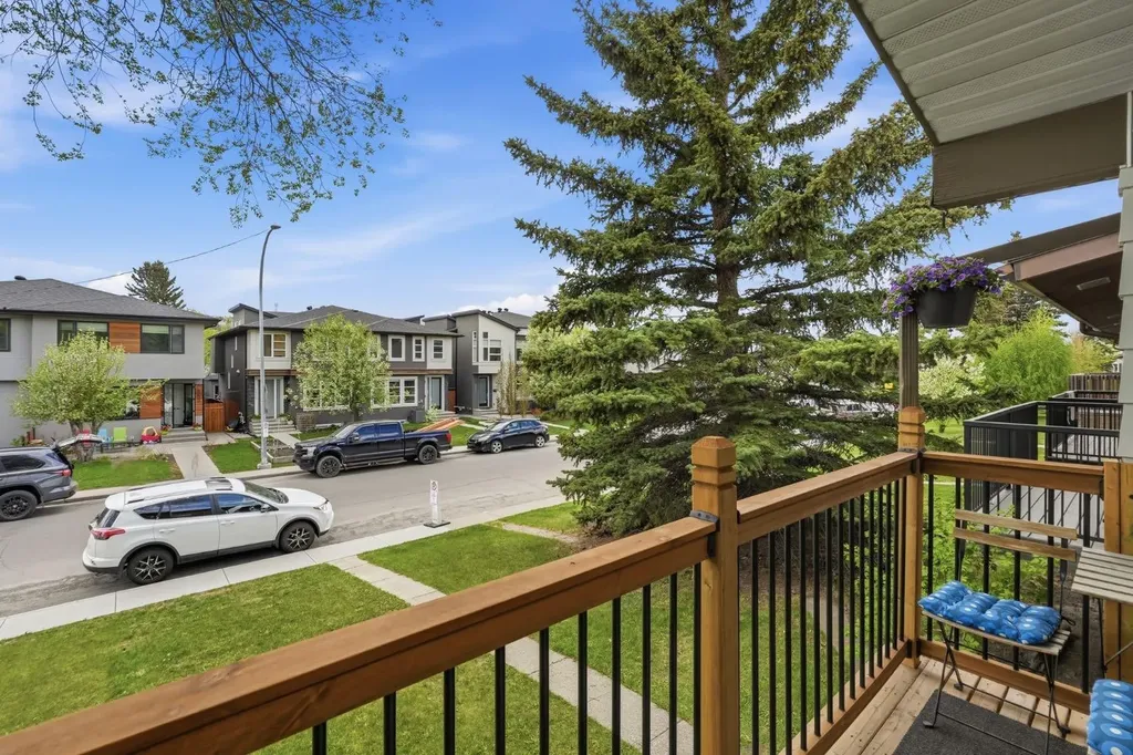 4804 19 Avenue NW Calgary AB T3B 0S7