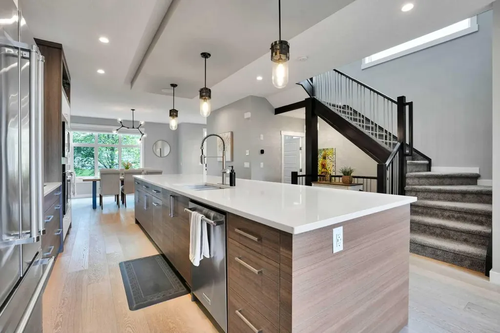 4405 20 Avenue NW Calgary AB T3B 0T5