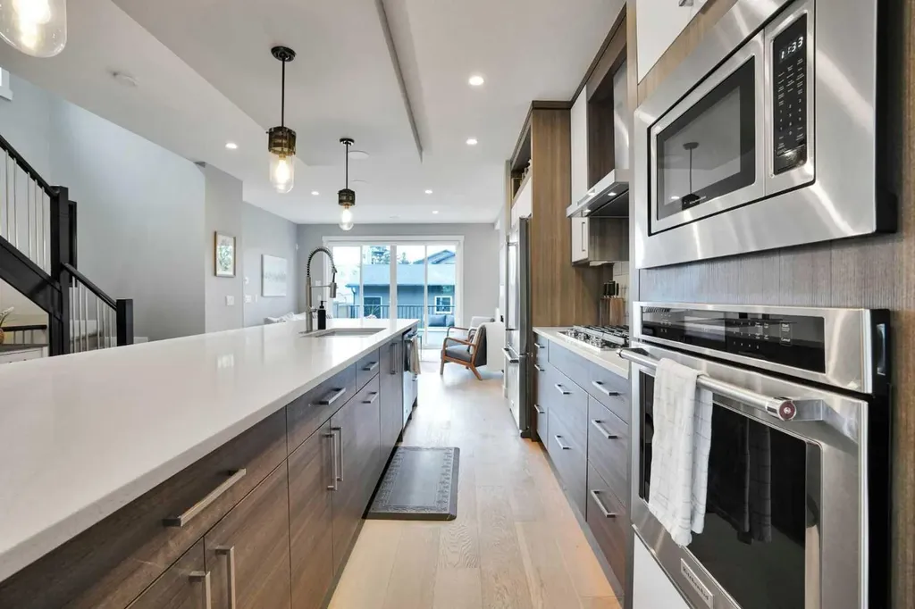4405 20 Avenue NW Calgary AB T3B 0T5