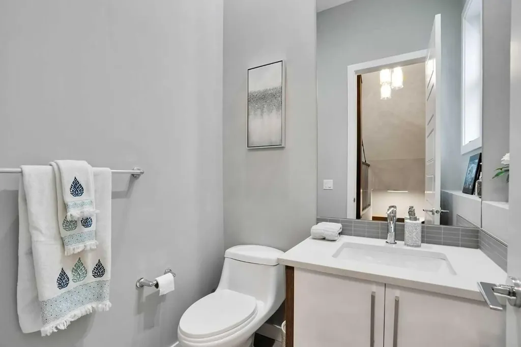 4405 20 Avenue NW Calgary AB T3B 0T5