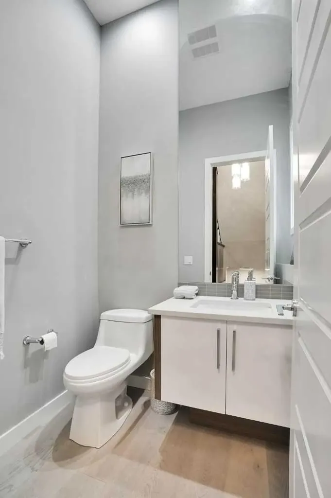 4405 20 Avenue NW Calgary AB T3B 0T5