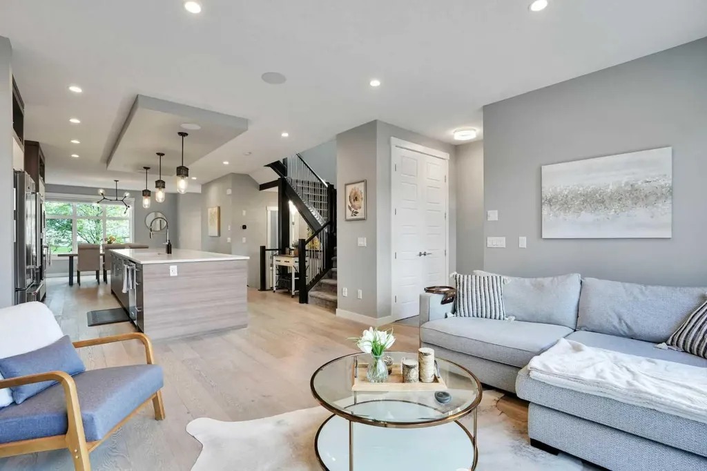 4405 20 Avenue NW Calgary AB T3B 0T5