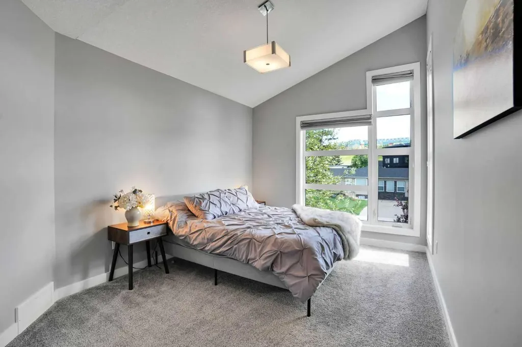 4405 20 Avenue NW Calgary AB T3B 0T5