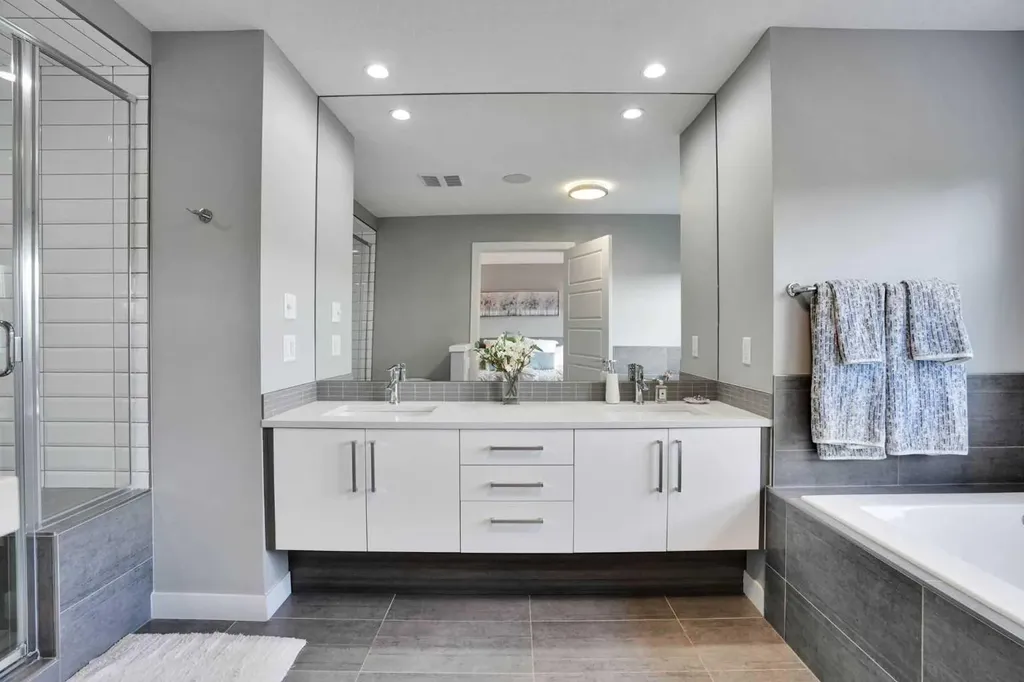 4405 20 Avenue NW Calgary AB T3B 0T5