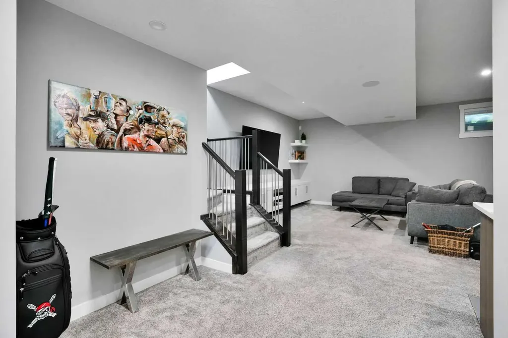 4405 20 Avenue NW Calgary AB T3B 0T5