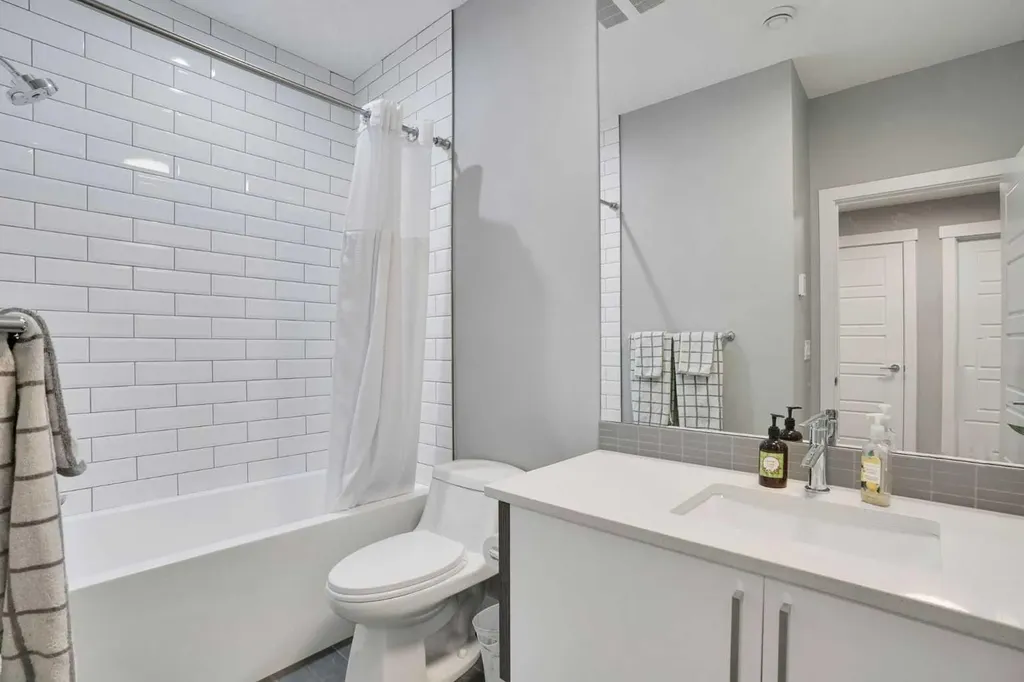 4405 20 Avenue NW Calgary AB T3B 0T5