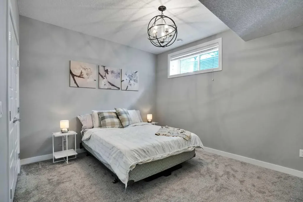 4405 20 Avenue NW Calgary AB T3B 0T5