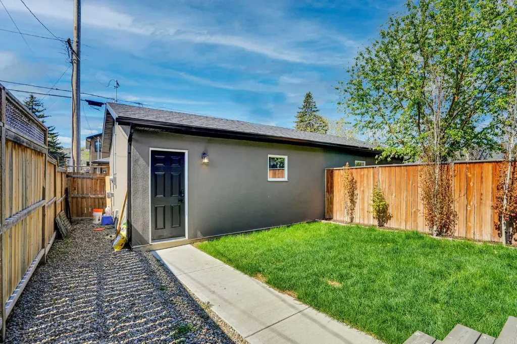 4405 20 Avenue NW Calgary AB T3B 0T5