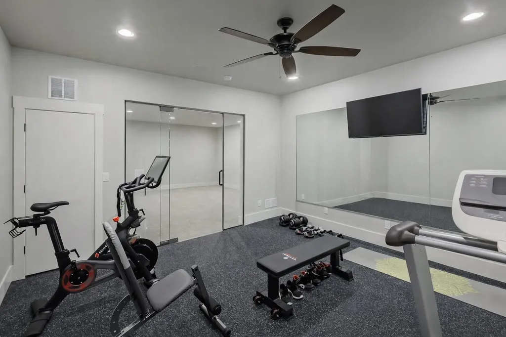 2207 Victoria Crescent NW Calgary AB T2M 4E4