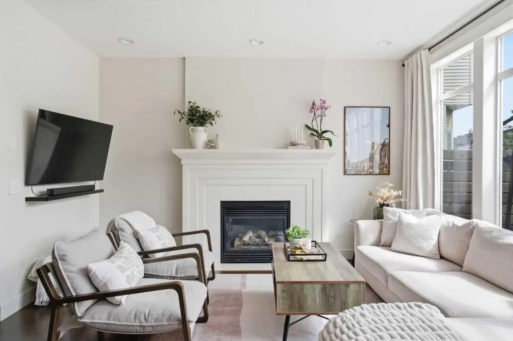 53 Discovery Ridge Gardens SW Calgary AB T3H 5L6