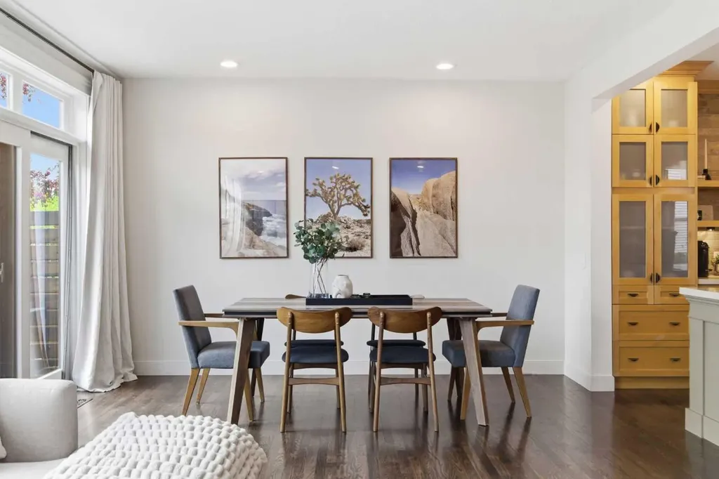 53 Discovery Ridge Gardens SW Calgary AB T3H 5L6