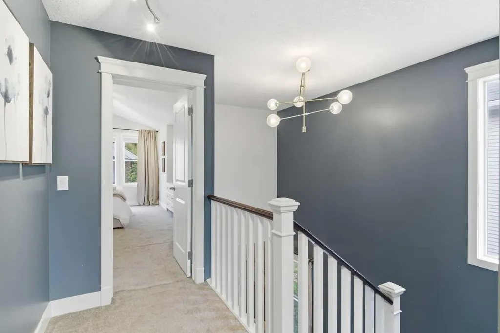 53 Discovery Ridge Gardens SW Calgary AB T3H 5L6