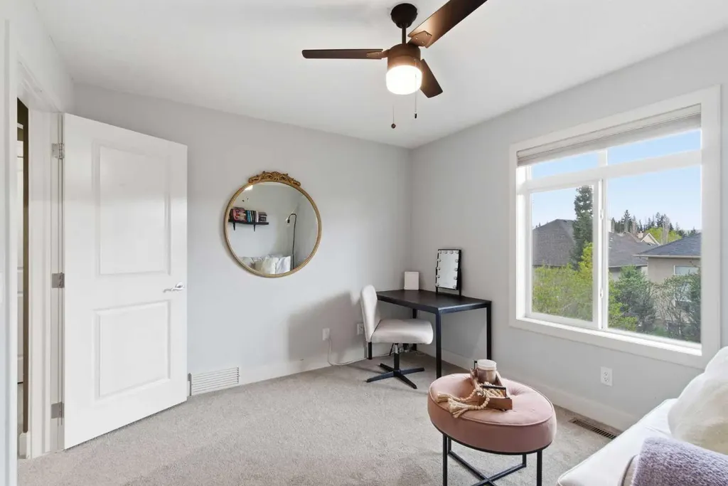 53 Discovery Ridge Gardens SW Calgary AB T3H 5L6