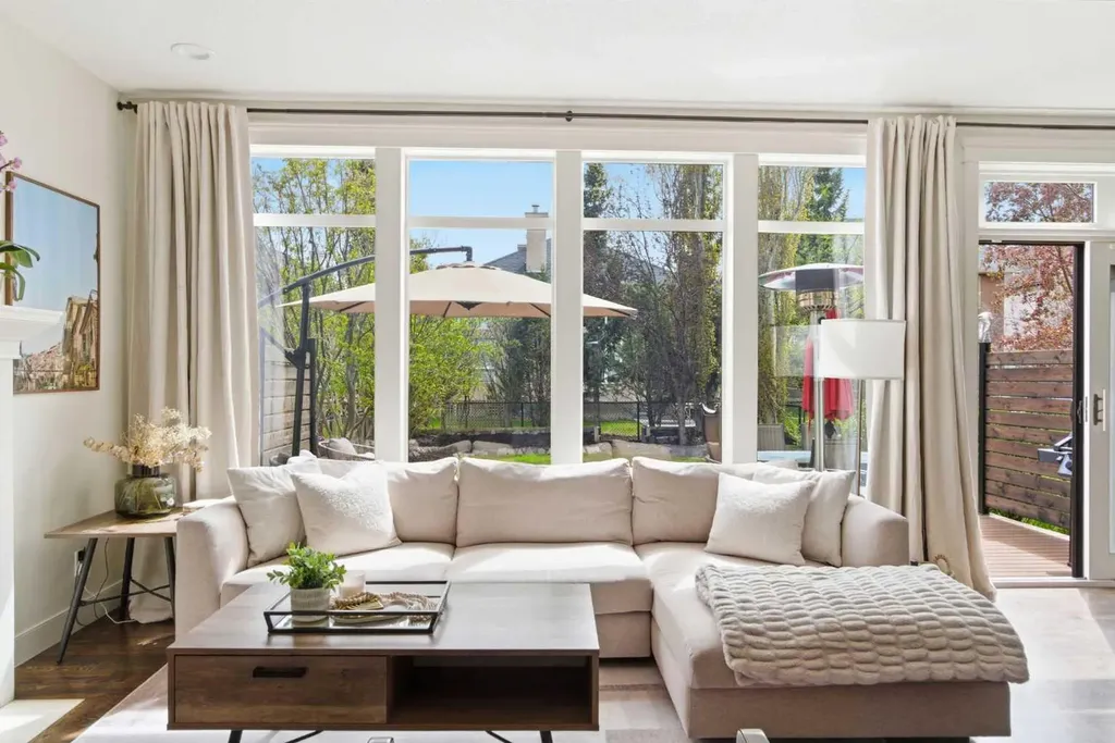 53 Discovery Ridge Gardens SW Calgary AB T3H 5L6