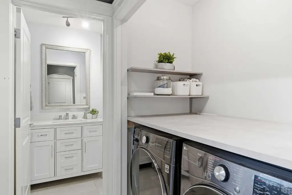53 Discovery Ridge Gardens SW Calgary AB T3H 5L6