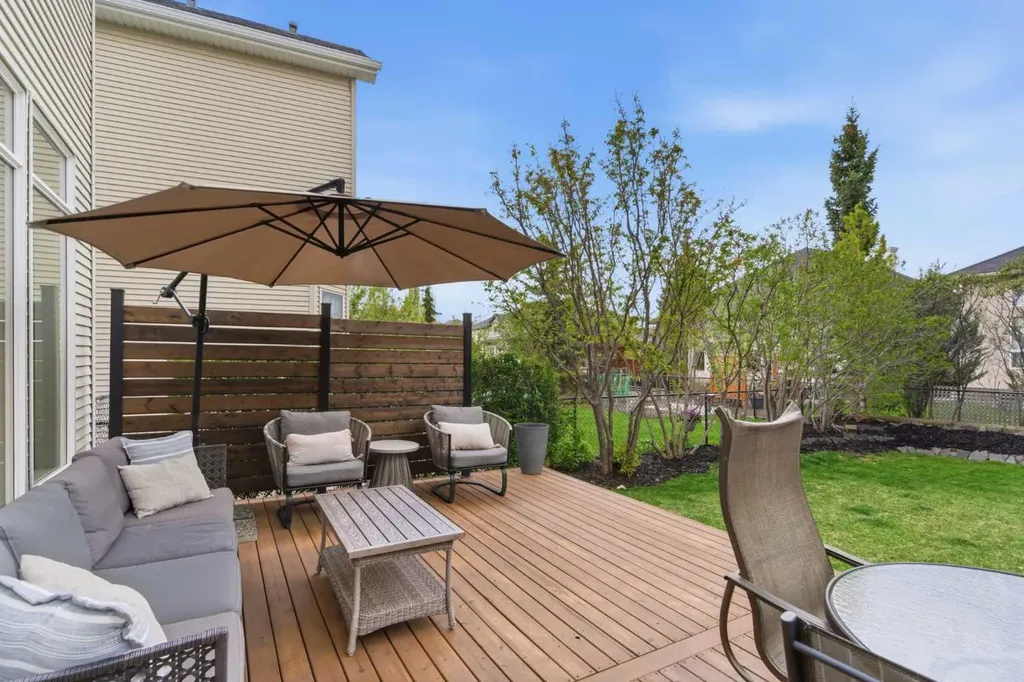 53 Discovery Ridge Gardens SW Calgary AB T3H 5L6