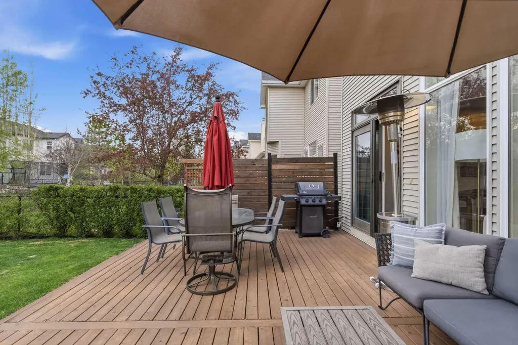 53 Discovery Ridge Gardens SW Calgary AB T3H 5L6