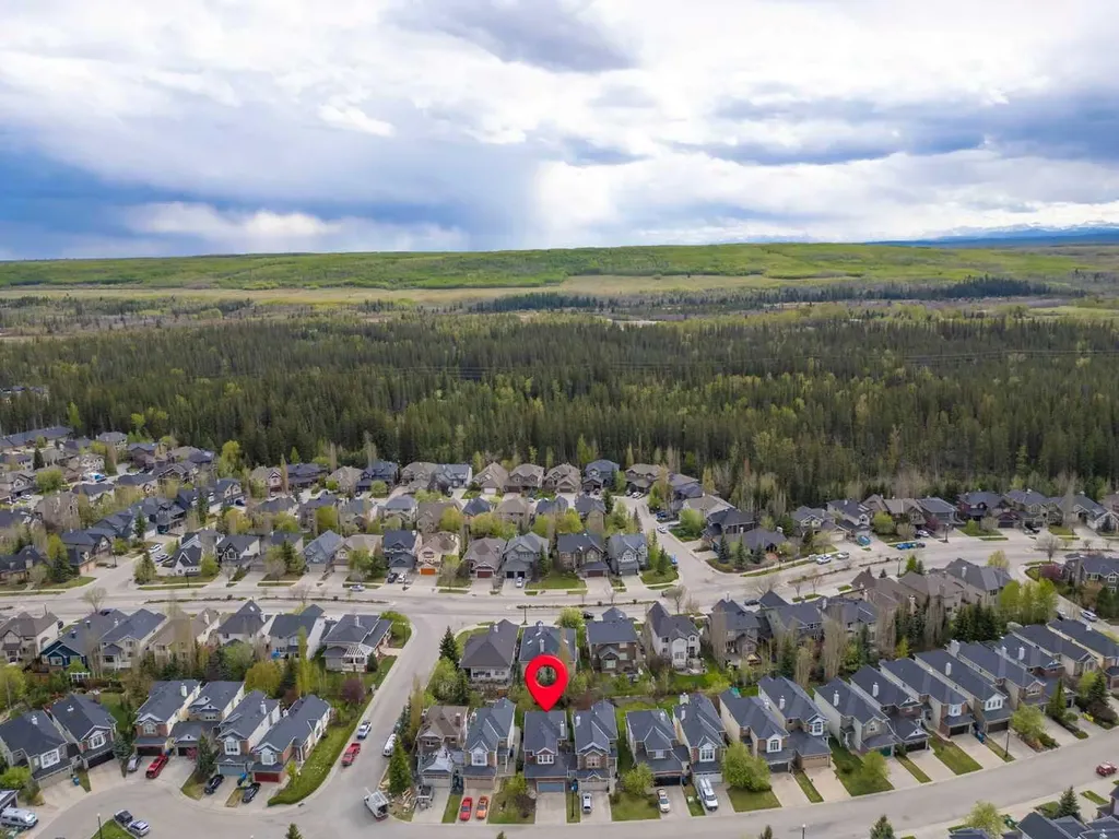 53 Discovery Ridge Gardens SW Calgary AB T3H 5L6