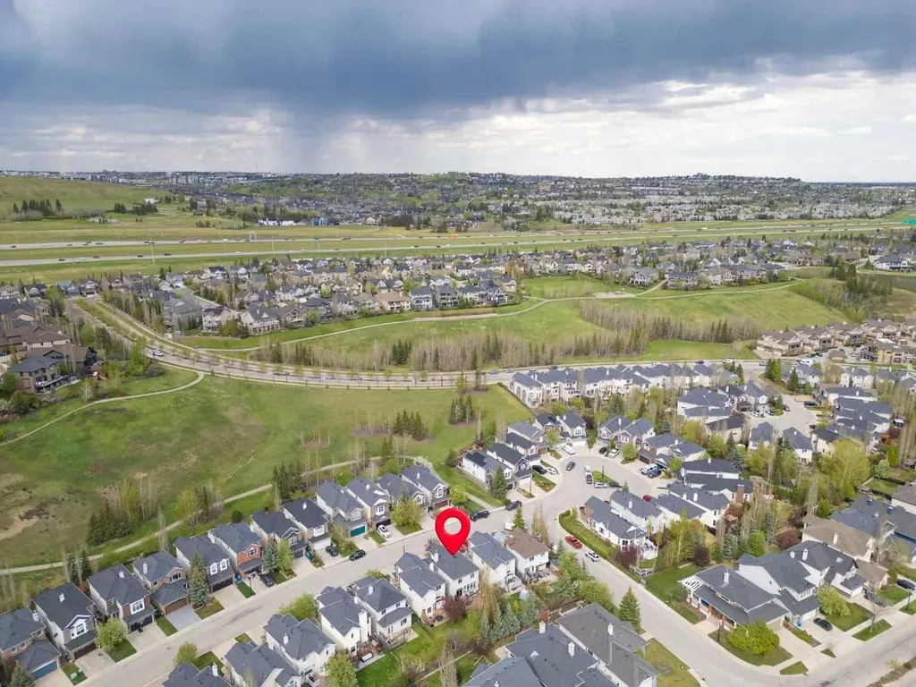 53 Discovery Ridge Gardens SW Calgary AB T3H 5L6