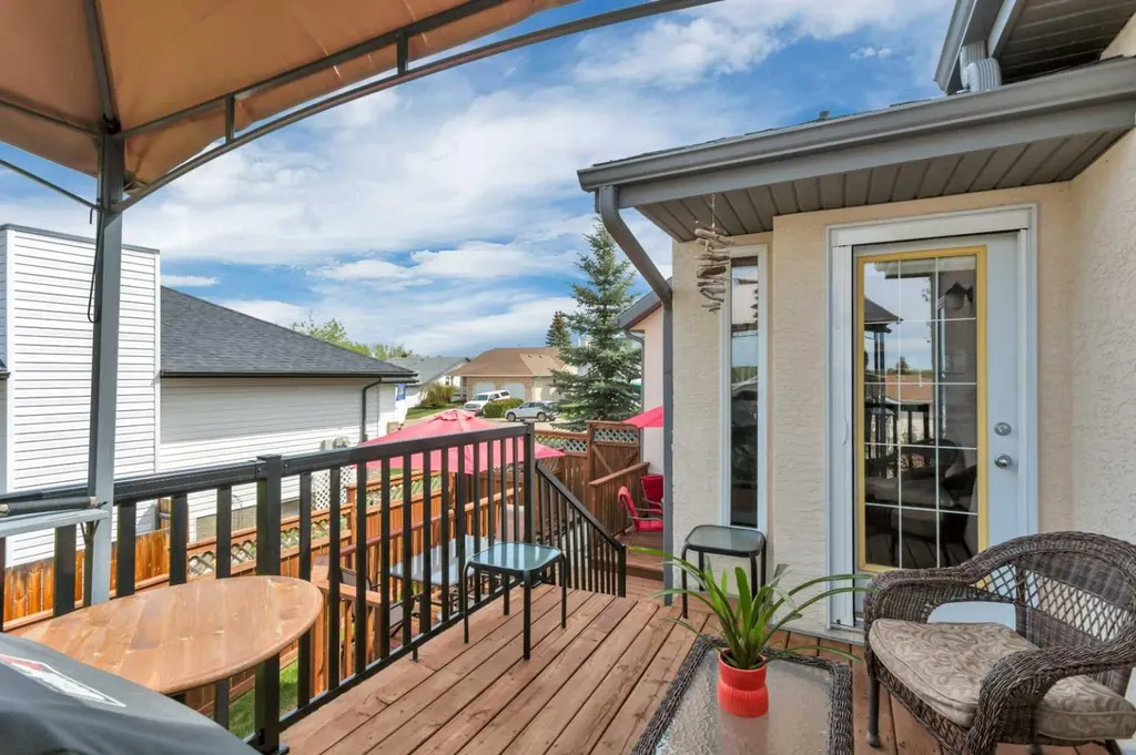 5 Fawn Close Sylvan Lake AB T4S 1X4