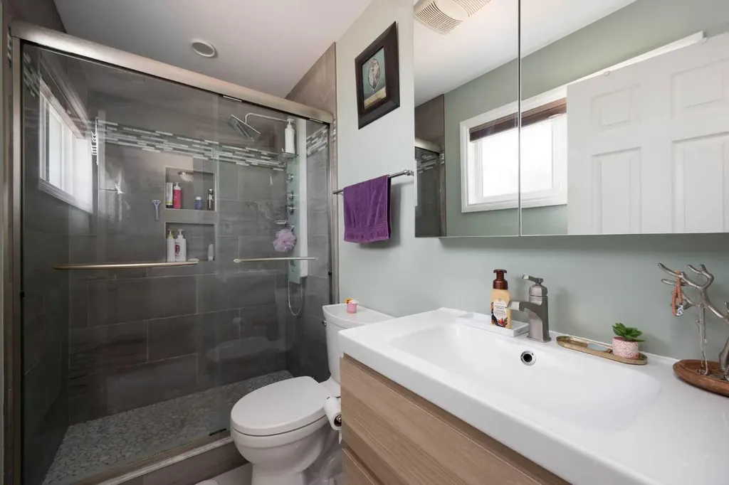 6 Harris Crescent Fort Mcmurray AB T9H 1N3