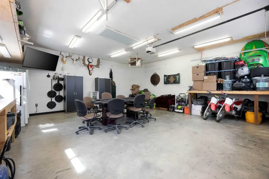 6 Harris Crescent Fort Mcmurray AB T9H 1N3