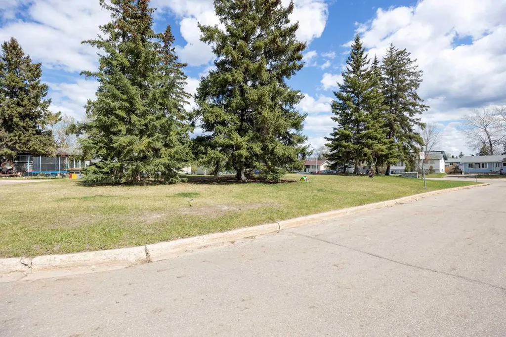 6 Harris Crescent Fort Mcmurray AB T9H 1N3