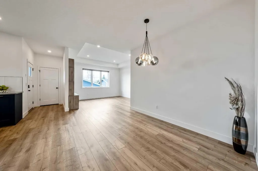 23 31 Avenue SW Calgary AB T2S 2Y7