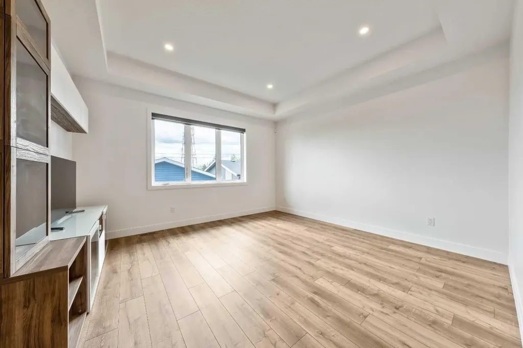 23 31 Avenue SW Calgary AB T2S 2Y7