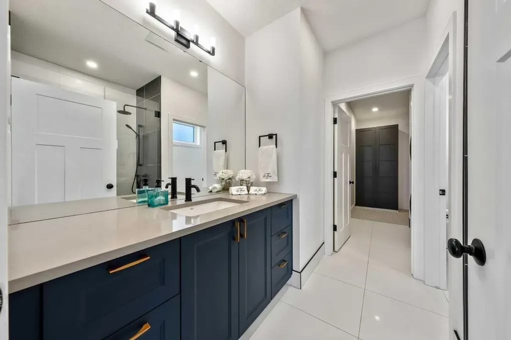 23 31 Avenue SW Calgary AB T2S 2Y7