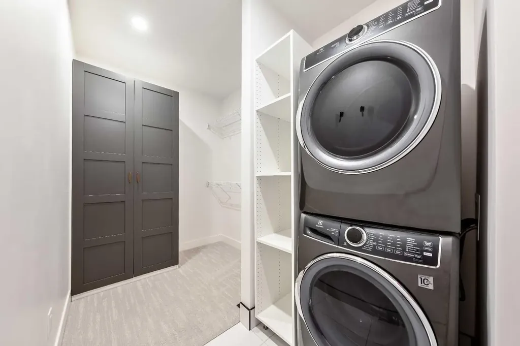 23 31 Avenue SW Calgary AB T2S 2Y7