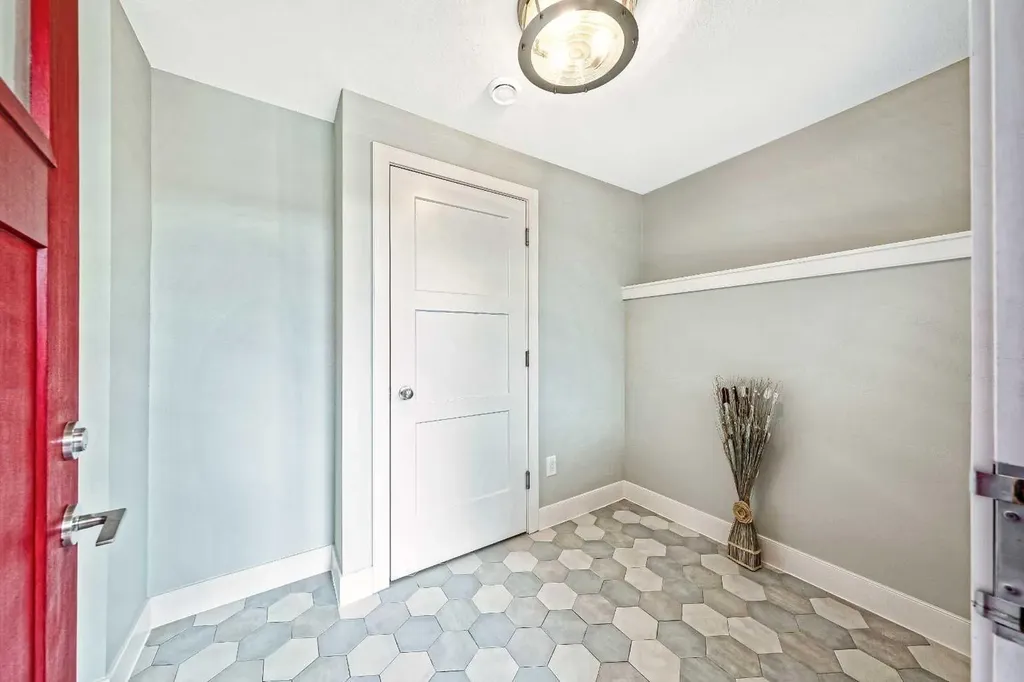 23 31 Avenue SW Calgary AB T2S 2Y7