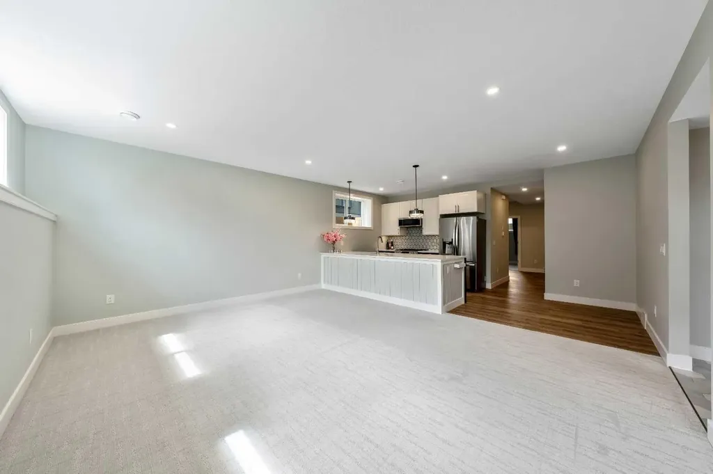 23 31 Avenue SW Calgary AB T2S 2Y7