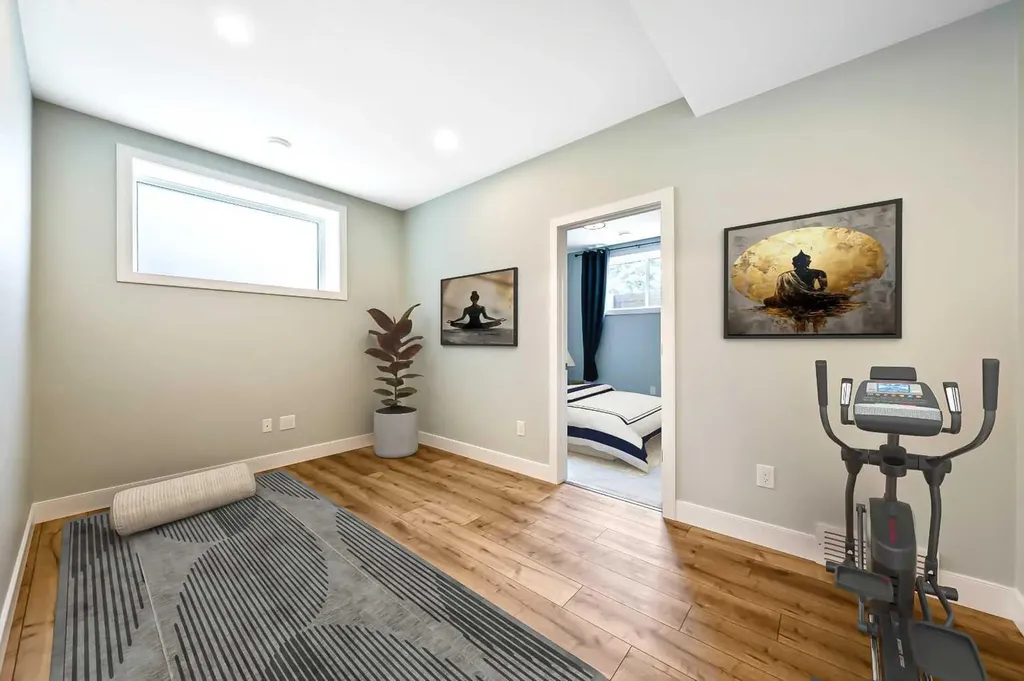 23 31 Avenue SW Calgary AB T2S 2Y7