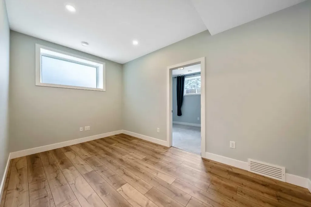 23 31 Avenue SW Calgary AB T2S 2Y7