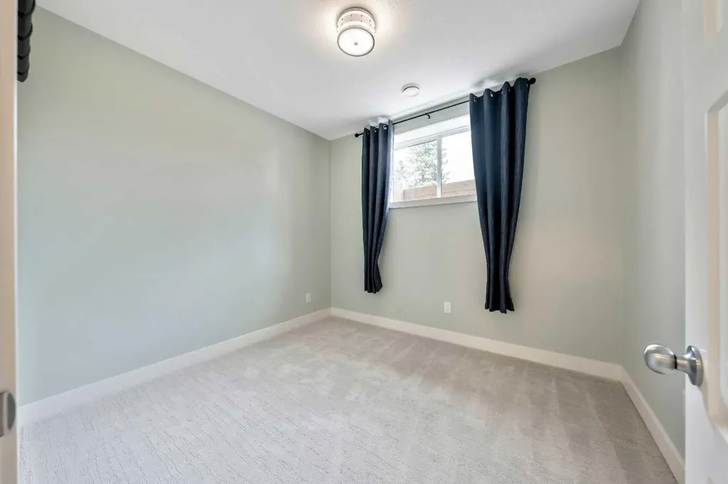 23 31 Avenue SW Calgary AB T2S 2Y7