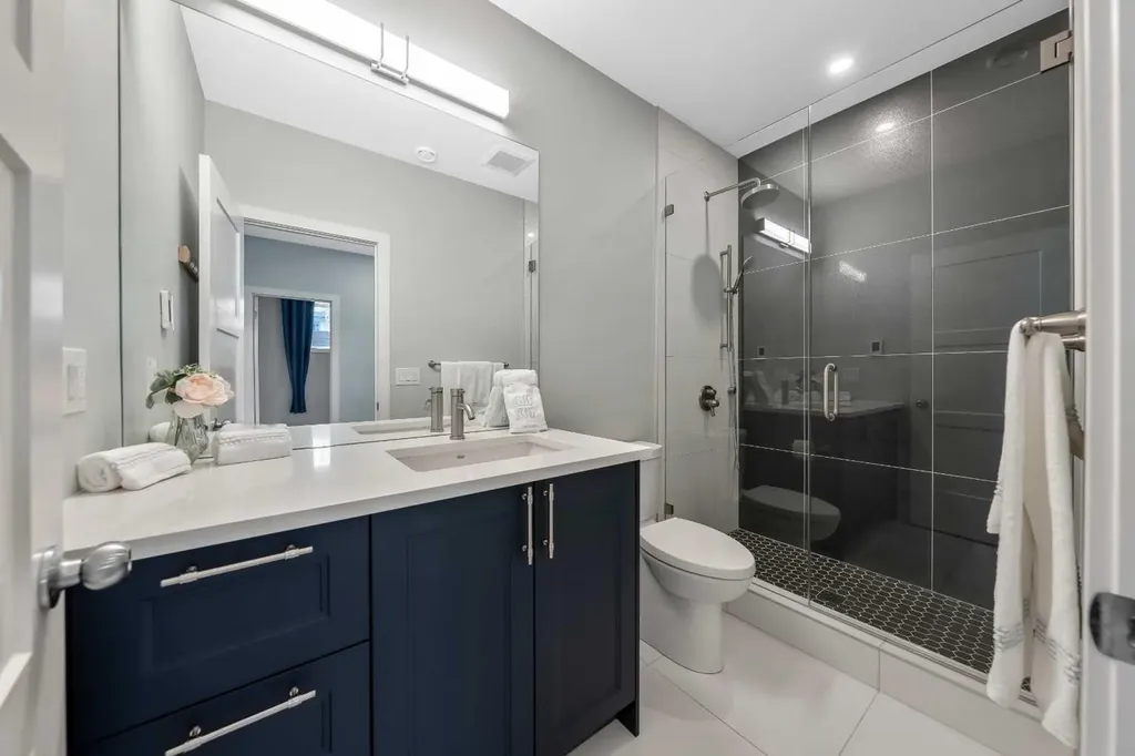 23 31 Avenue SW Calgary AB T2S 2Y7
