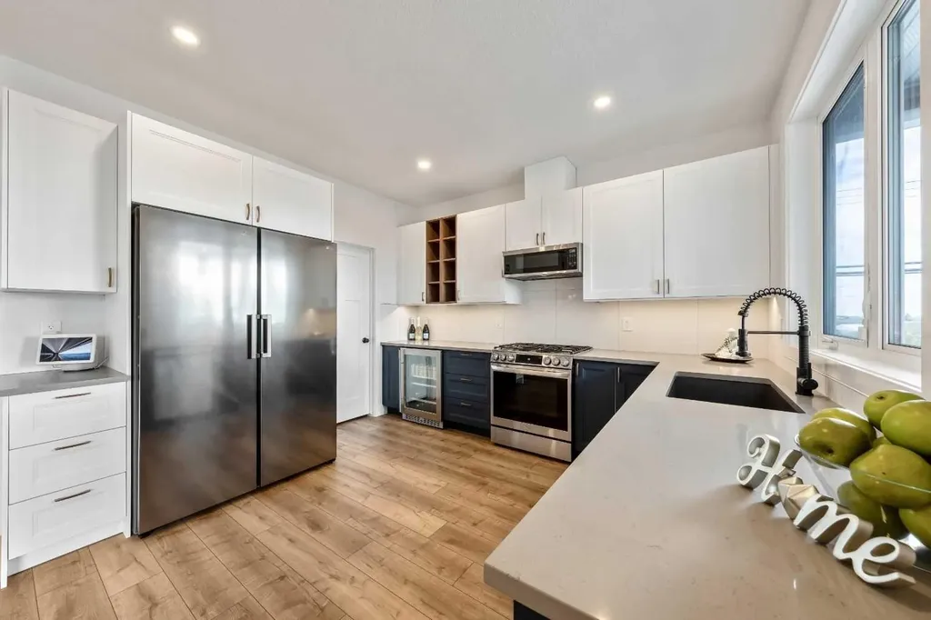 23 31 Avenue SW Calgary AB T2S 2Y7