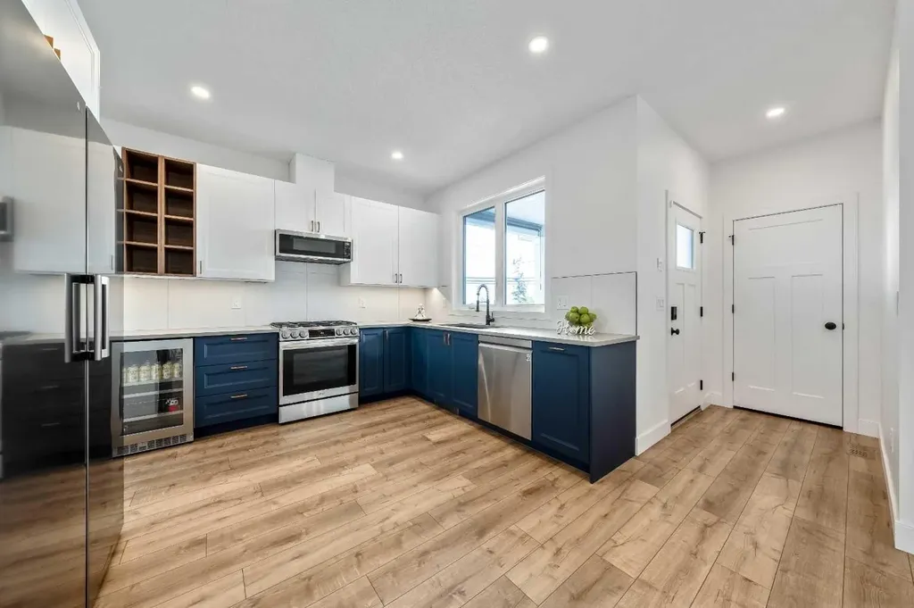 23 31 Avenue SW Calgary AB T2S 2Y7