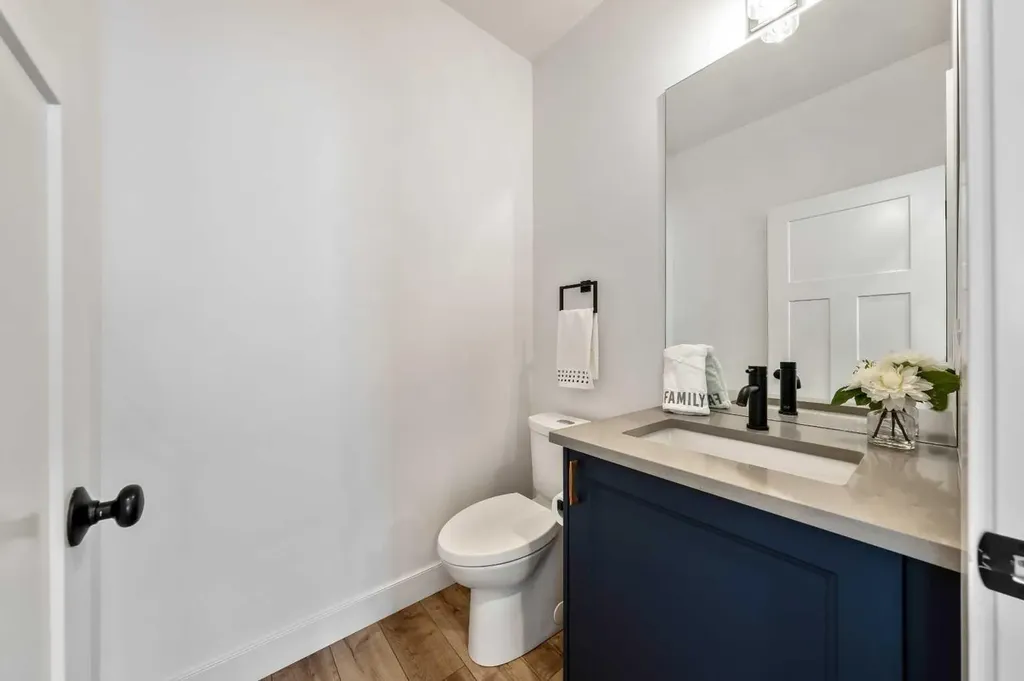 23 31 Avenue SW Calgary AB T2S 2Y7