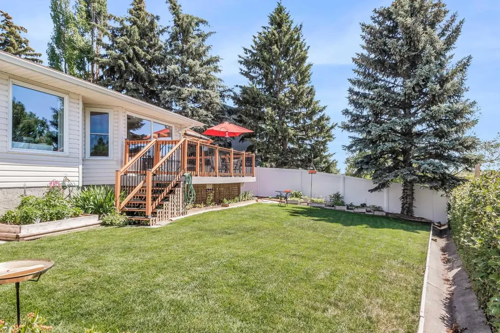 10 Downey Green Okotoks AB T1S 1H5