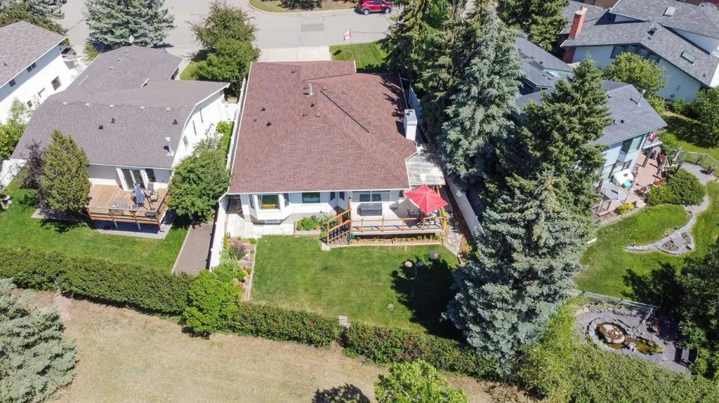10 Downey Green Okotoks AB T1S 1H5