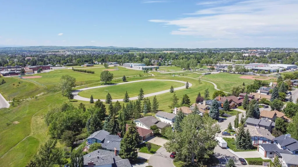 10 Downey Green Okotoks AB T1S 1H5
