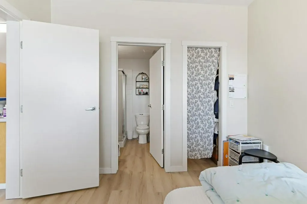 69 Springborough Court SW Calgary AB T3H 5V5