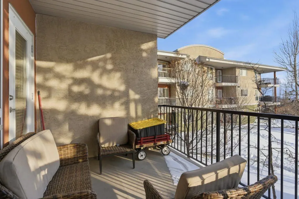 69 Springborough Court SW Calgary AB T3H 5V5
