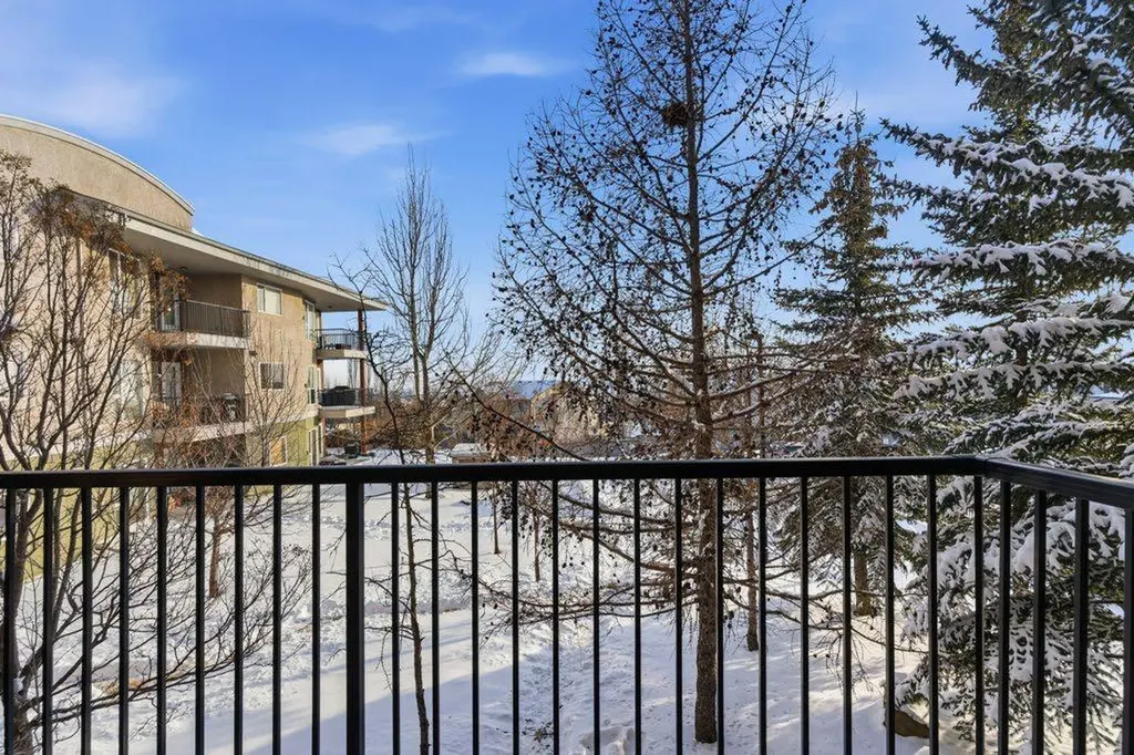 69 Springborough Court SW Calgary AB T3H 5V5
