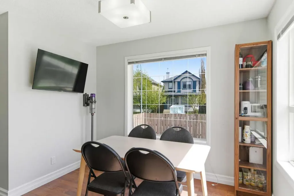 204 Citadel Bluff Close NW Calgary AB T3G 5E2