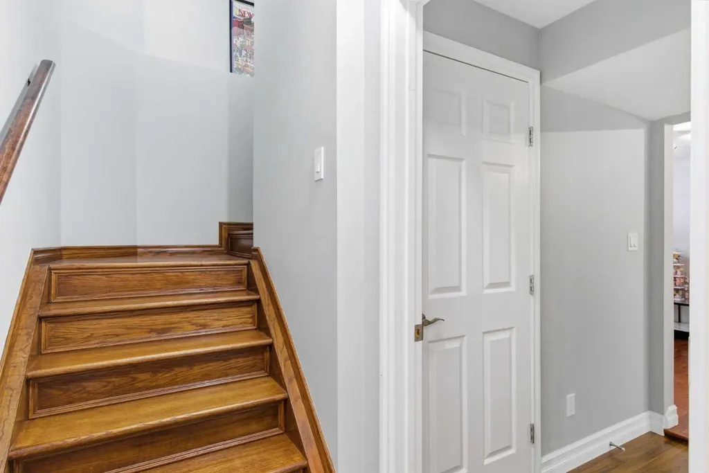 204 Citadel Bluff Close NW Calgary AB T3G 5E2