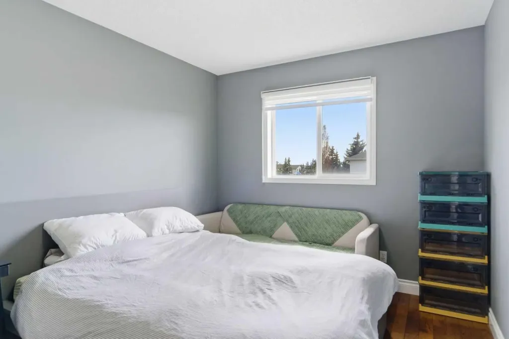 204 Citadel Bluff Close NW Calgary AB T3G 5E2